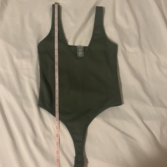 Dynamic Green Bodysuit - Picture 6 of 9